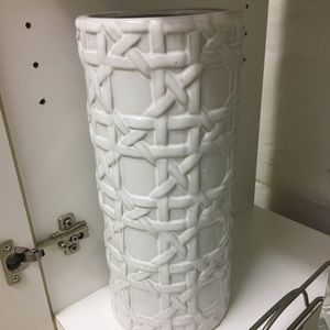 Target threshold Vase